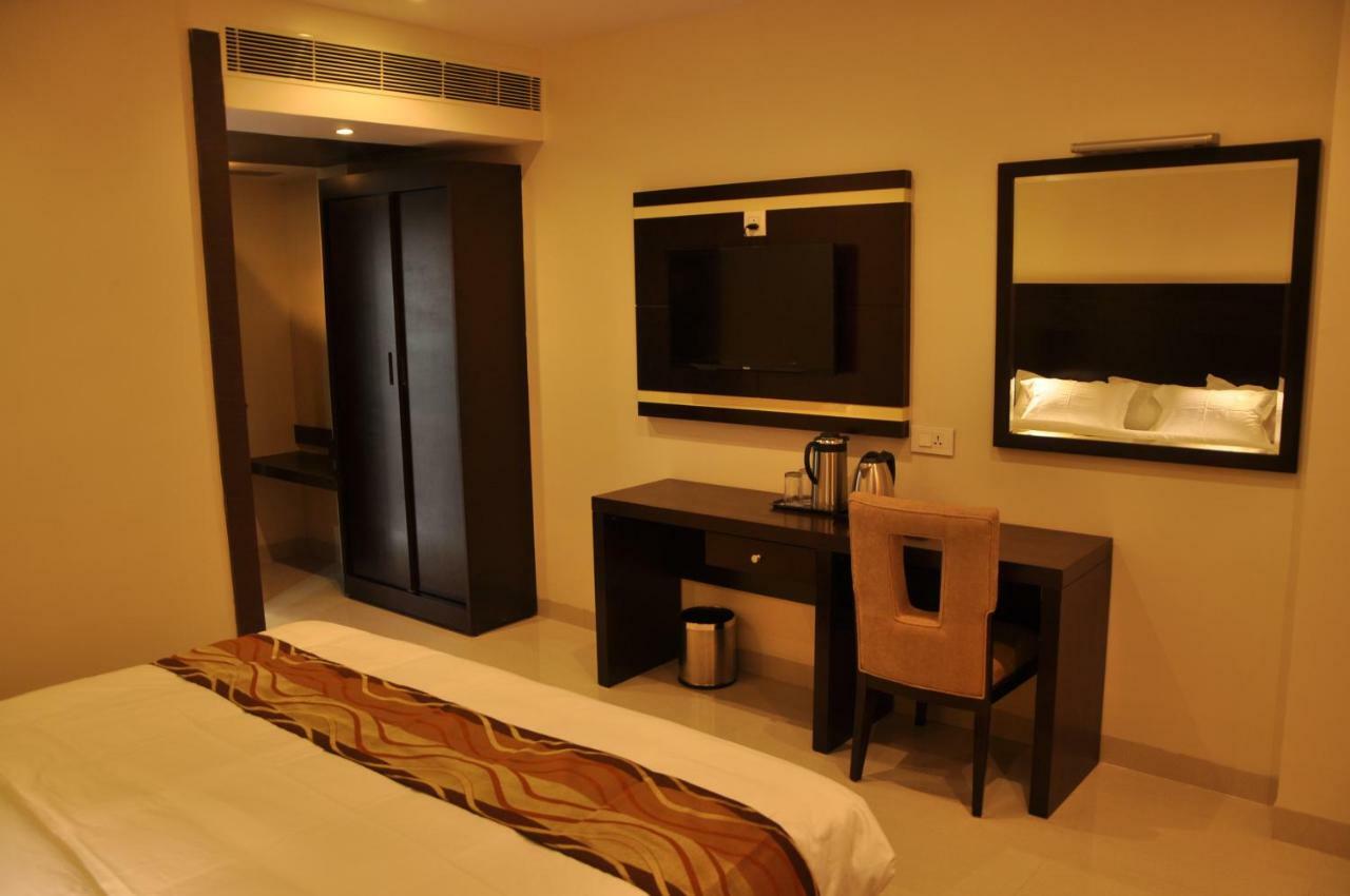 Krishna Residency Hotel Vijayawāda Eksteriør billede